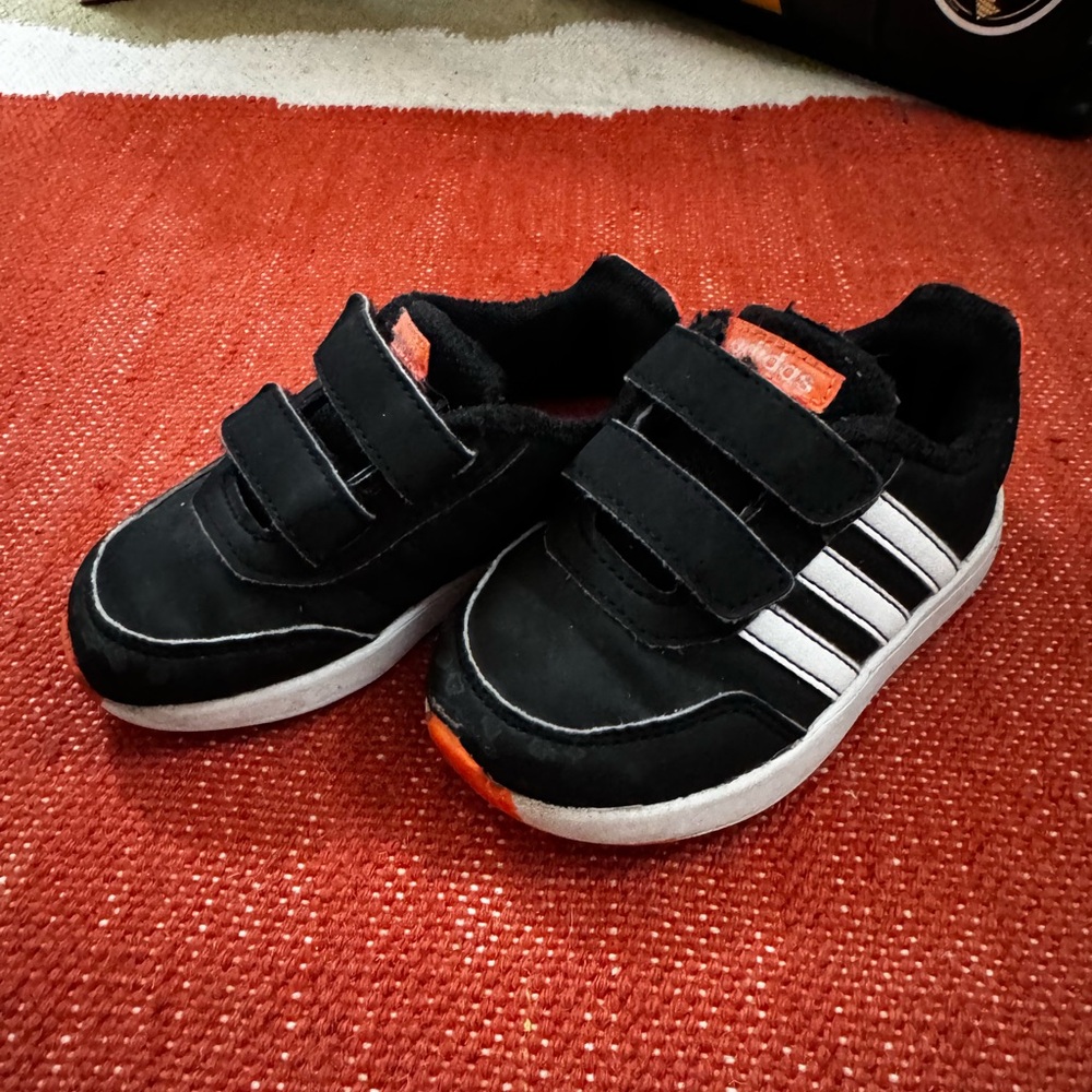 Adidas Sneakers - Size 6.5